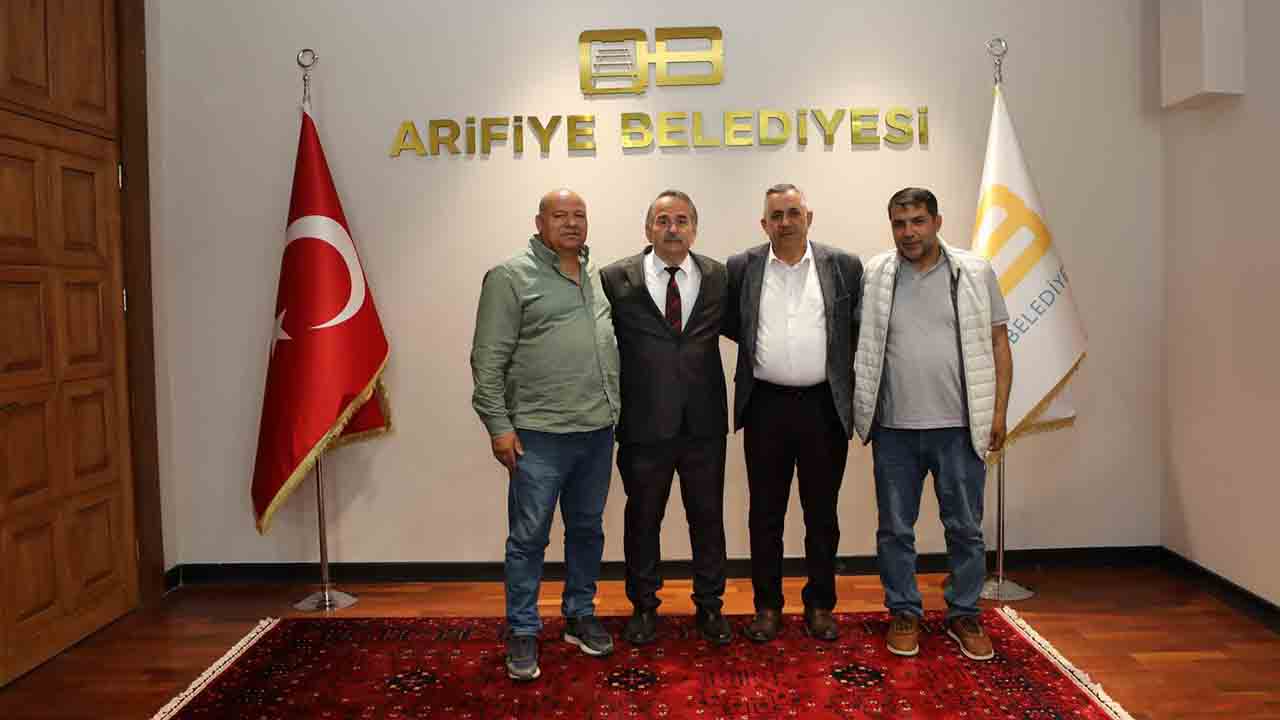 Başkan Karakullukçu tebrikleri kabul ediyor — haber görseli