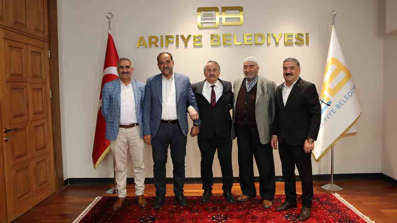 Başkan Karakullukçu tebrikleri kabul ediyor — haber görseli