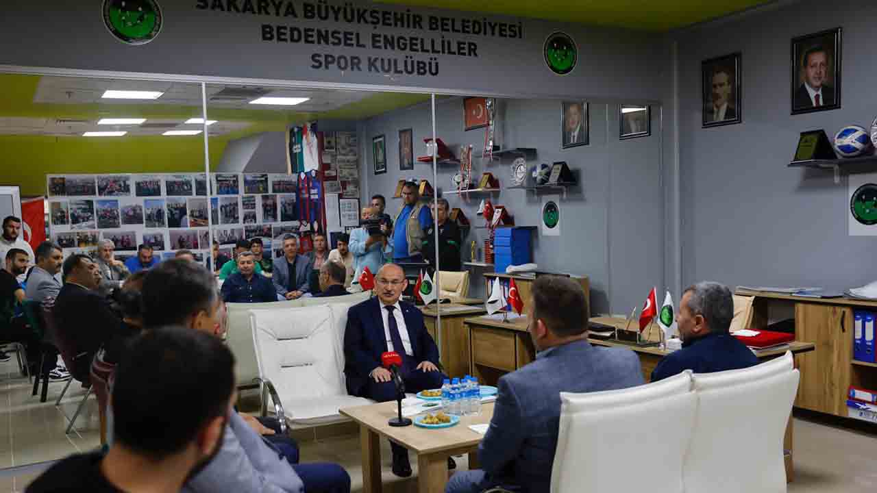 Sakarya Valisi, Bedensel Engelli Spor Kulübü'ne destek ve tebrik ziyareti — haber görseli