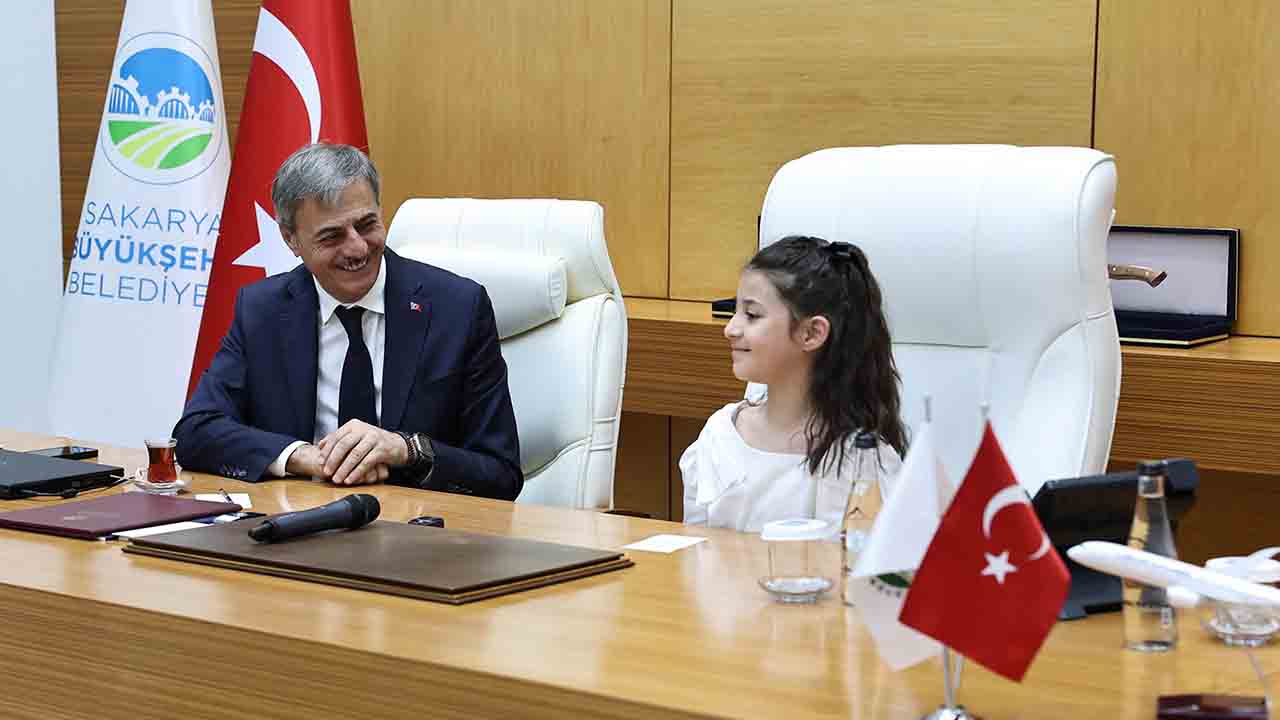 Büyükşehir minik Başkan Ece'ye emanet: İlk talimatı çocuklar için — haber görseli