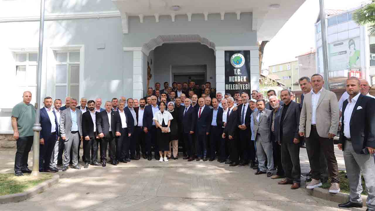 Hendek’li Muhtarlar Başkan İrfan Püsküllü’yü ziyaret etti — haber görseli