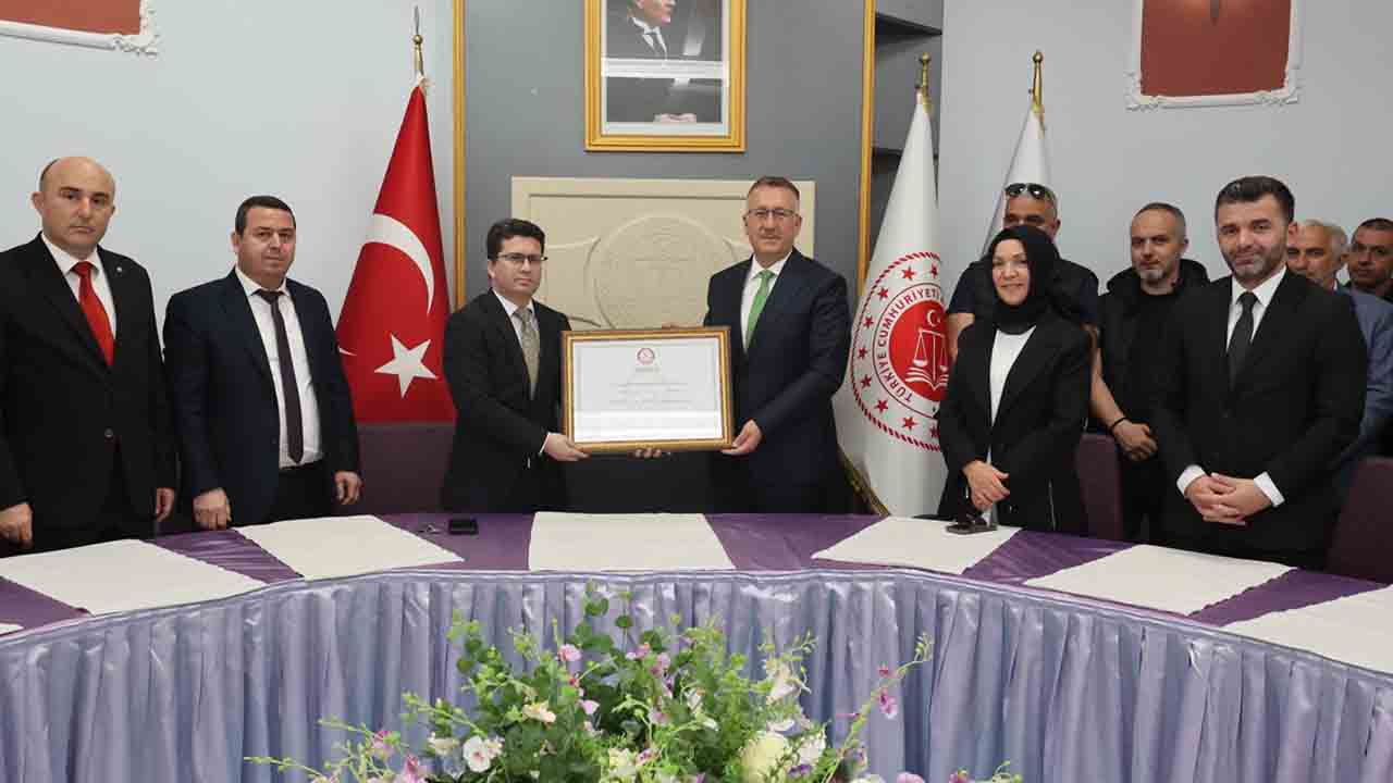 Başkan Işıksu Mazbatasını Aldı — haber görseli