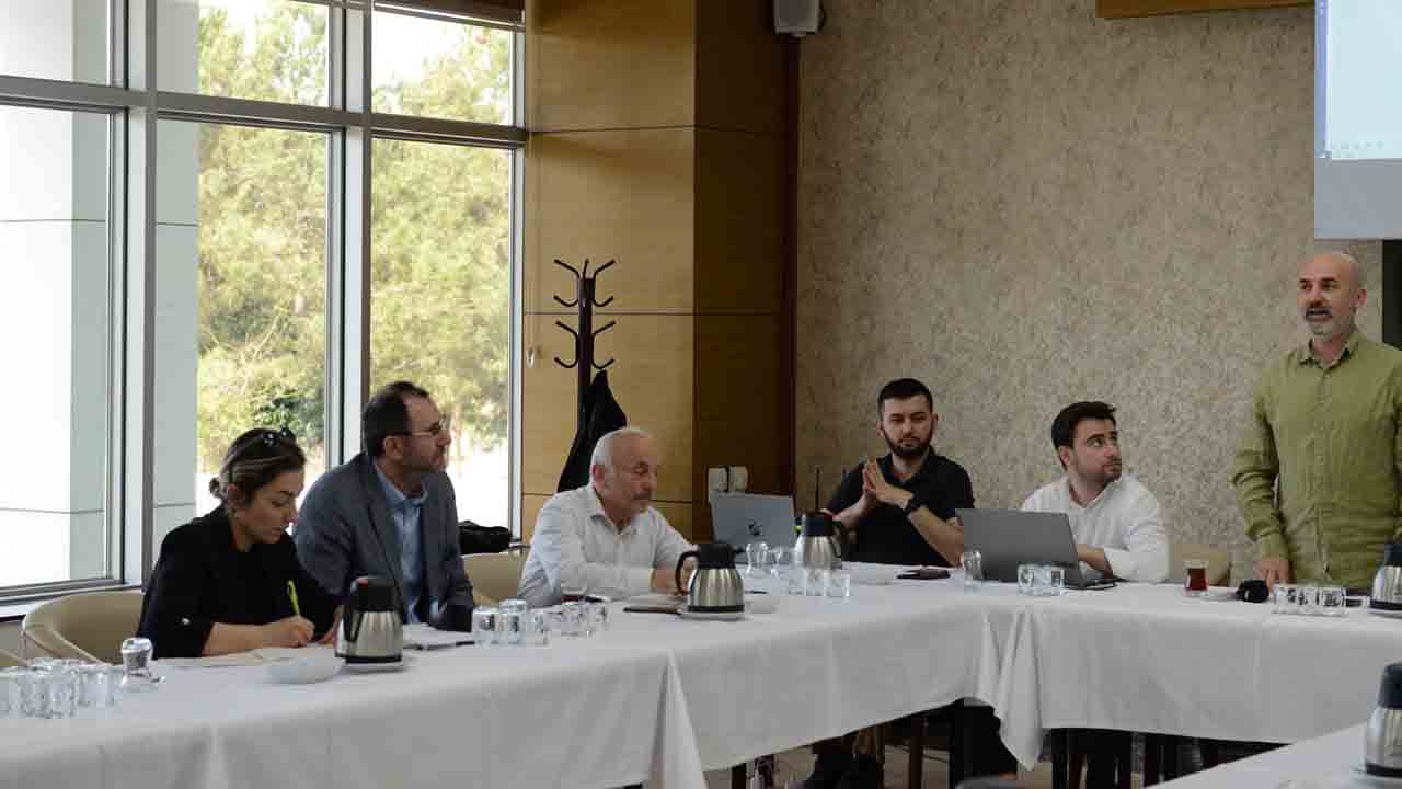 8 Nisan Dünya Romanlar Günü etkinliği Sakarya Üniversitesinde yapıldı — haber görseli