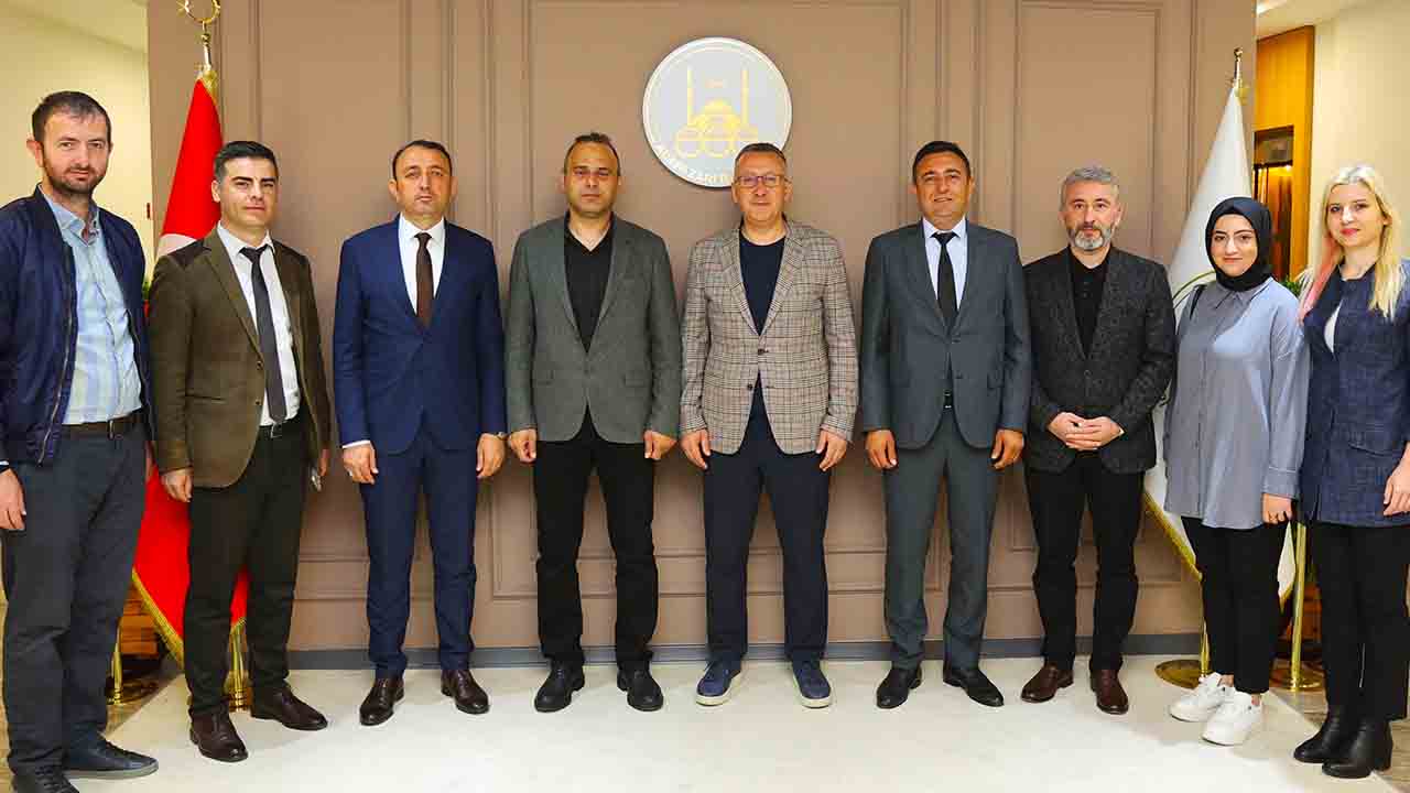 Adapazarı İlçe Millî Eğitim Müdürlüğünden Başkan IŞIKSU’ya ziyaret — haber görseli