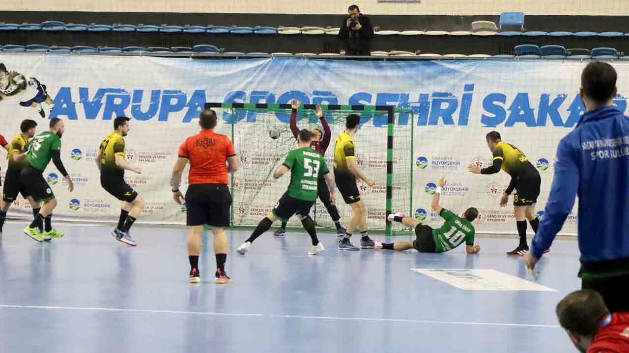 Büyükşehir hentbol adını finale yazdırdı — haber görseli