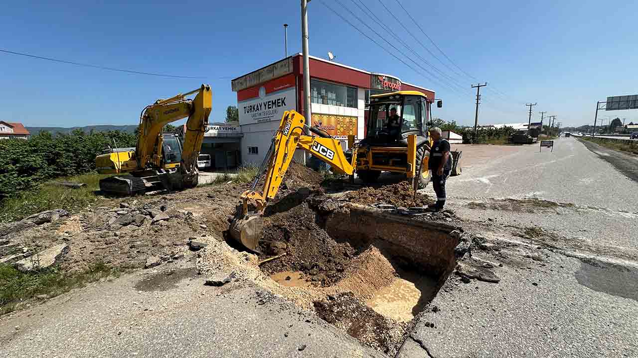 Hendek’te 7 mahalleye içme suyu ileten hat bir gün içerisinde yenilendi — haber görseli