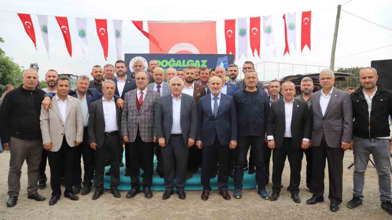 Hendek’te 7 Mahalle daha Doğalgaza kavuşuyor, İlk kepçe vuruldu — haber görseli