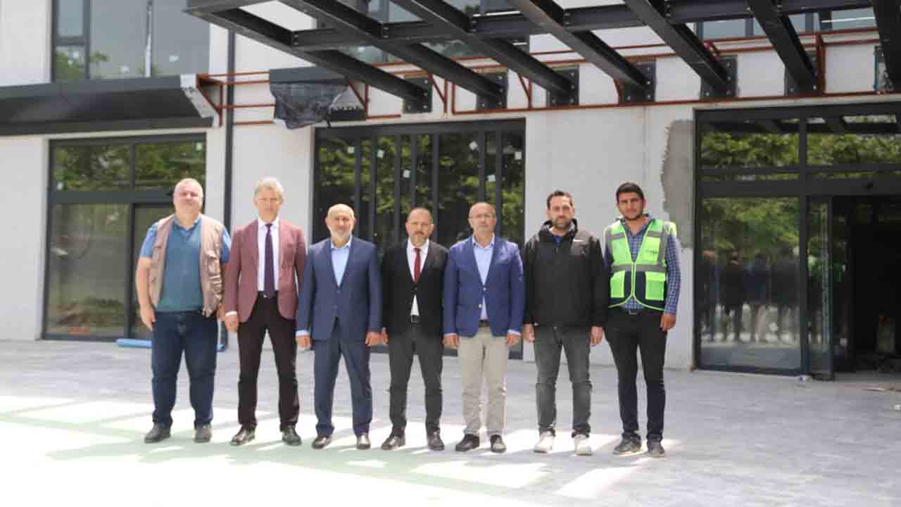 Sakarya'nın en büyük Halk kütüphanesi açılışa hazırlanıyor — haber görseli