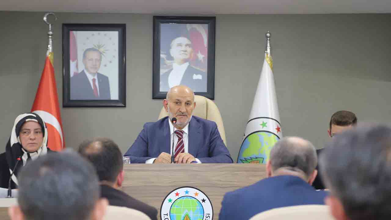 Başkan İrfan Püsküllü meclisten duyurdu; İşçi kıyımı söz konusu değil — haber görseli