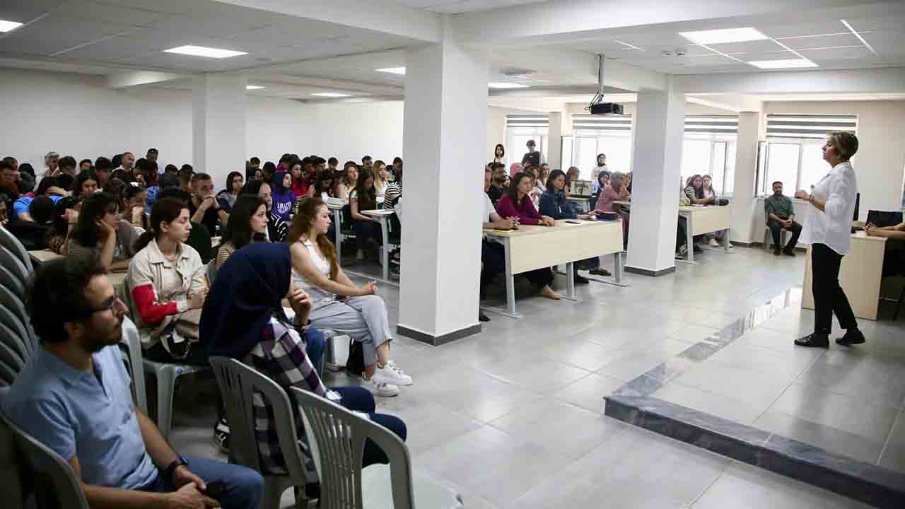 SUBÜ öğrencileri kadına yönelik şiddet konusunda bilgilendirildi — haber görseli