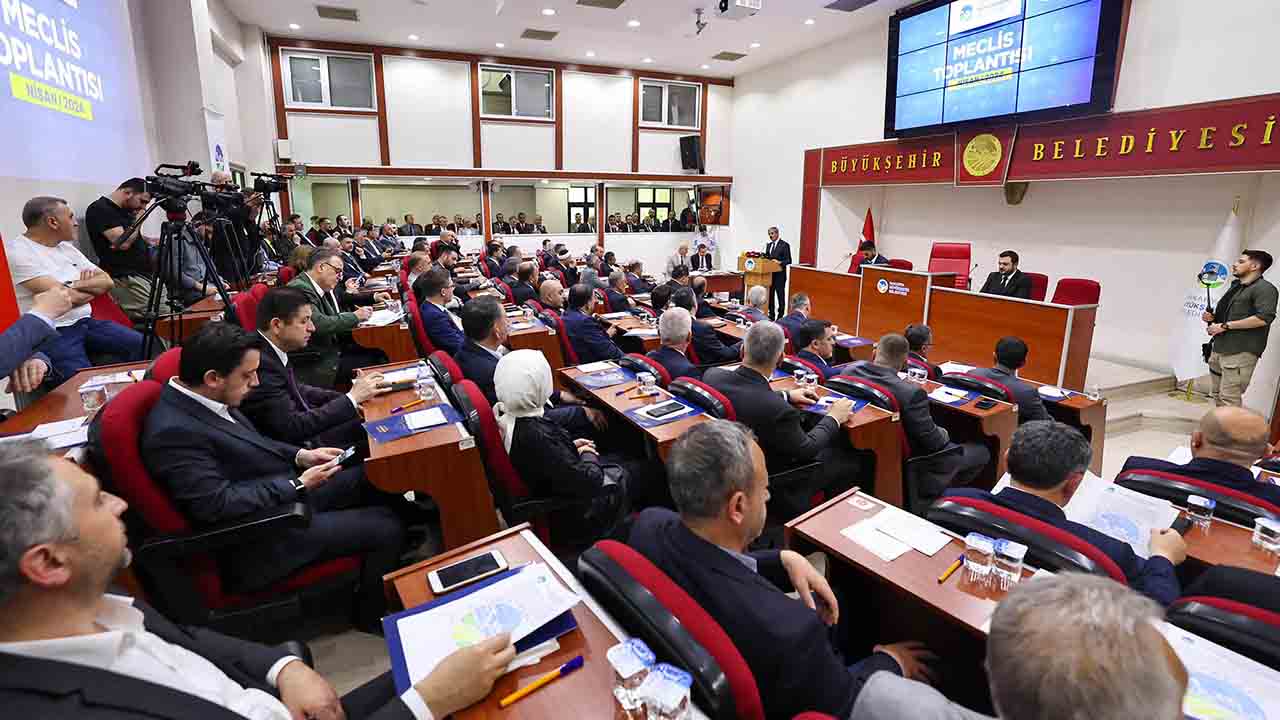 Başkan Alemdar'ın müjdelediği ücretsiz ulaşım ve suda indirim için son adım — haber görseli