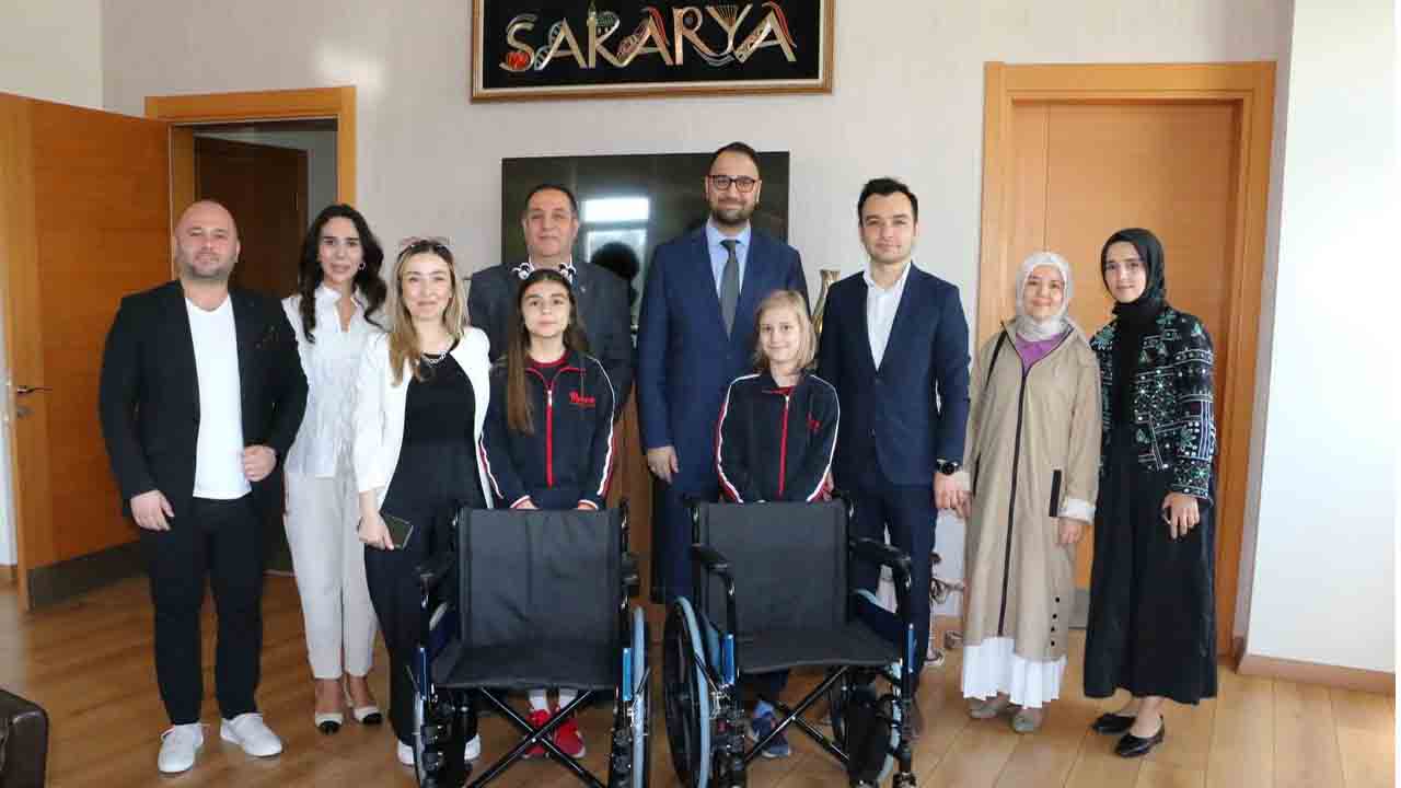 İlkokul öğrencilerinden özel gereksinimli bireyler için anlamlı destek — haber görseli