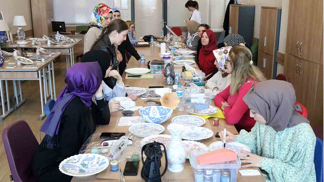 Büyükşehir SAMEK’in el emeği göz nuru eserleri görücüye çıkıyor — haber görseli