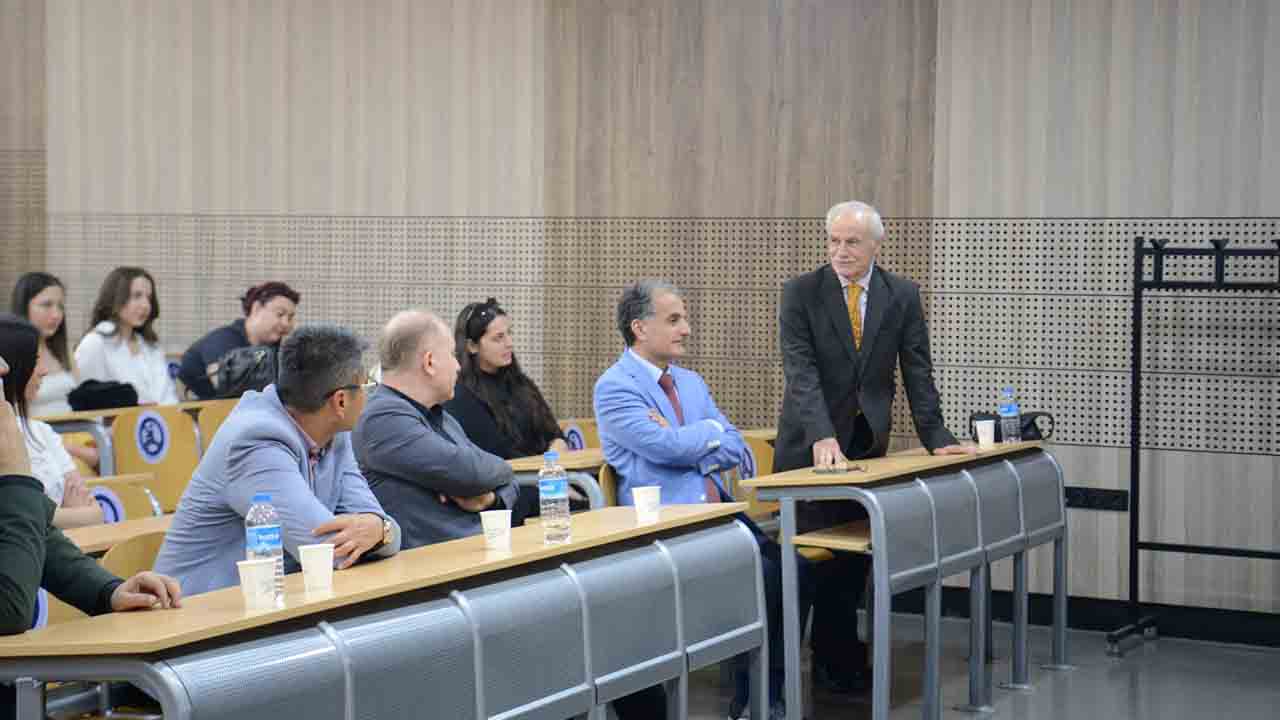 SAÜ’de Kentsel Sorunların Medyaya yansıması etkinliği düzenlendi — haber görseli