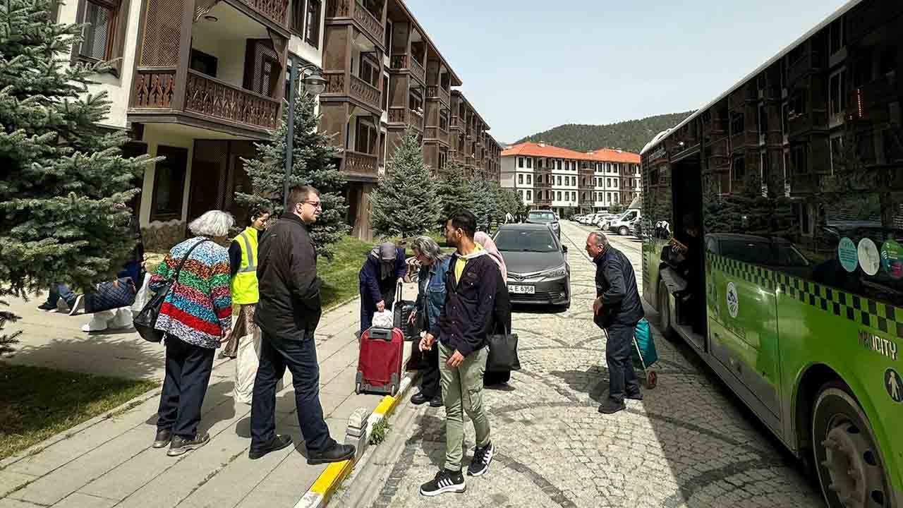 Büyükşehir’in ücretsiz termal tatilinde şifa ve moral buluyorlar — haber görseli