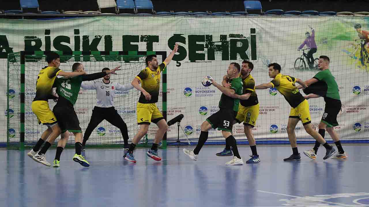 Büyükşehir hentbol play-offlara galibiyetle başladı — haber görseli