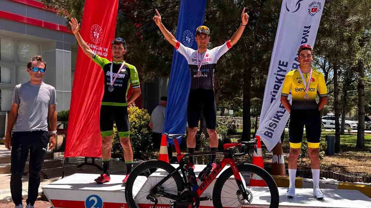Büyükşehir’in yıldız pedalları Sakarya’ya gururla döndü — haber görseli
