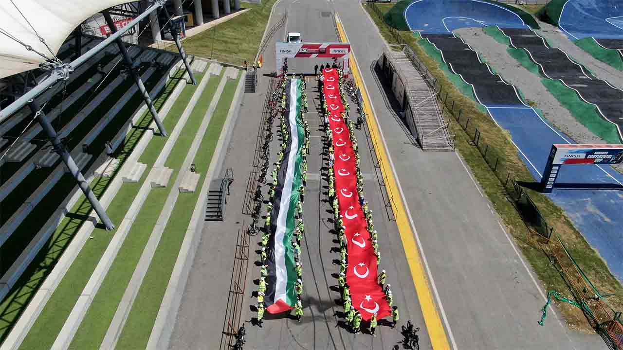 Dünya Bisiklet Günü’nde pedallar Filistinli çocuklar döndü — haber görseli