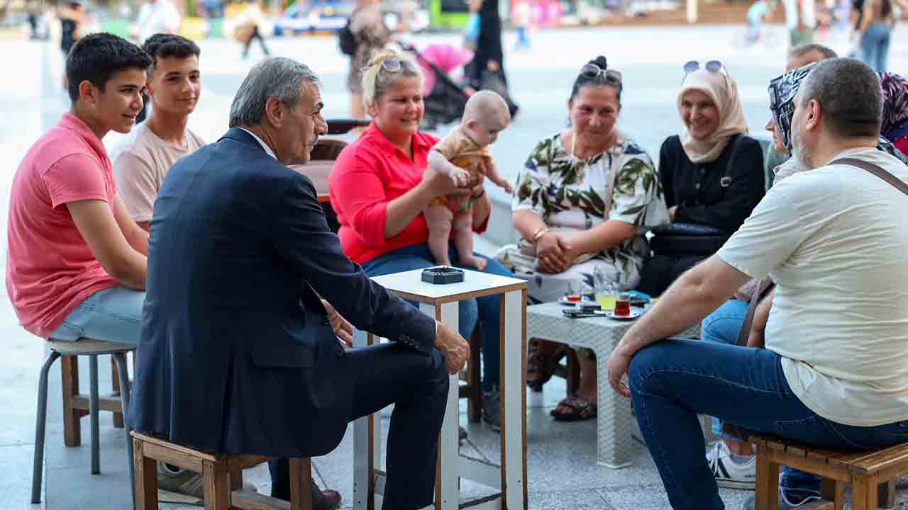 Başkan Alemdar, her gün vatandaş ve esnaflarla buluşuyor — haber görseli