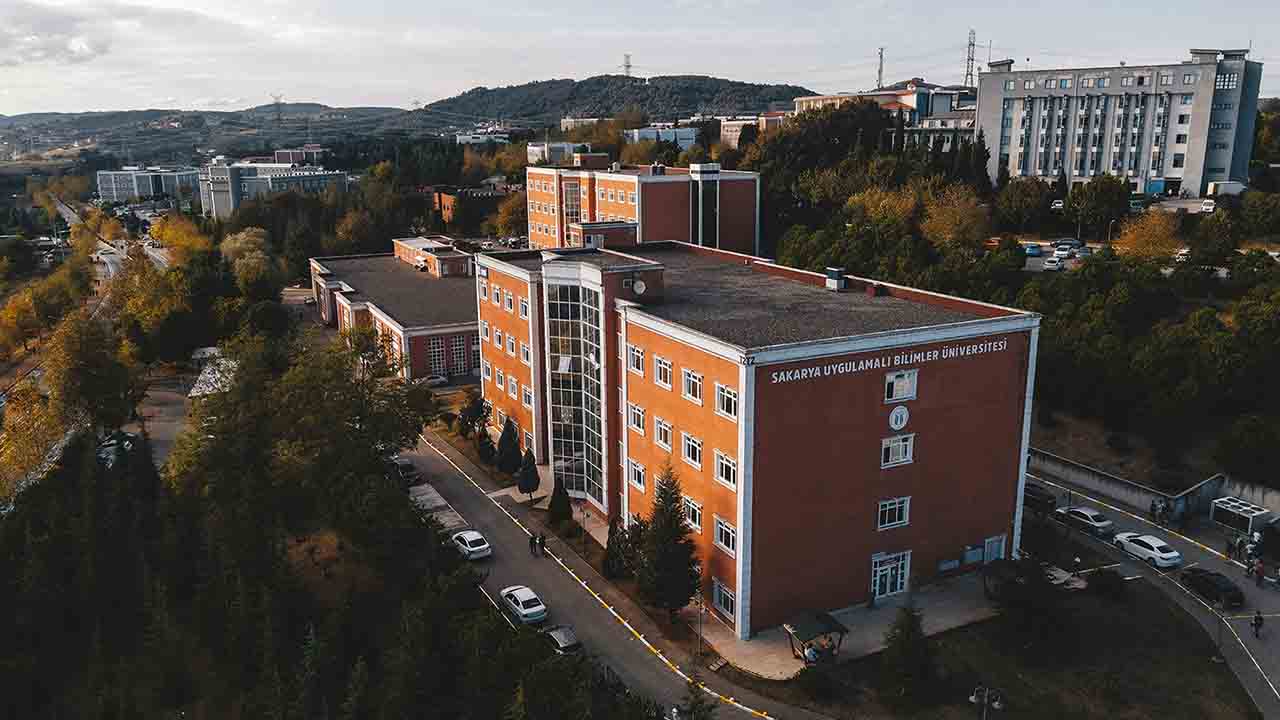 SUBÜ dünya üniversiteleri arasına girdi — haber görseli