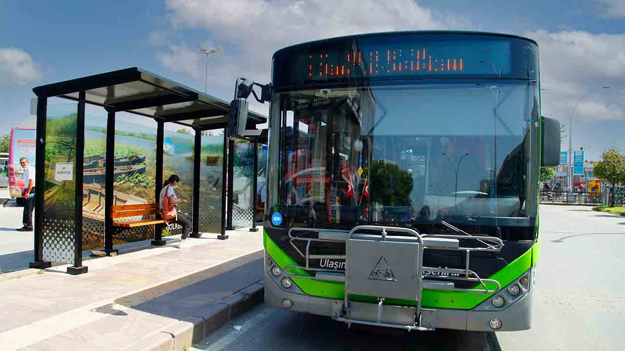 Alemdar'dan ulaşıma bir müjde daha: Toplu taşımaya 20 yeni otobüs geliyor — haber görseli