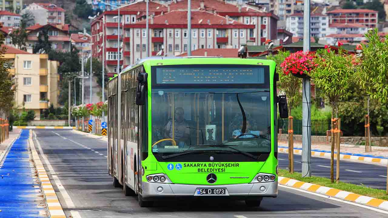 Alemdar'dan ulaşıma bir müjde daha: Toplu taşımaya 20 yeni otobüs geliyor — haber görseli