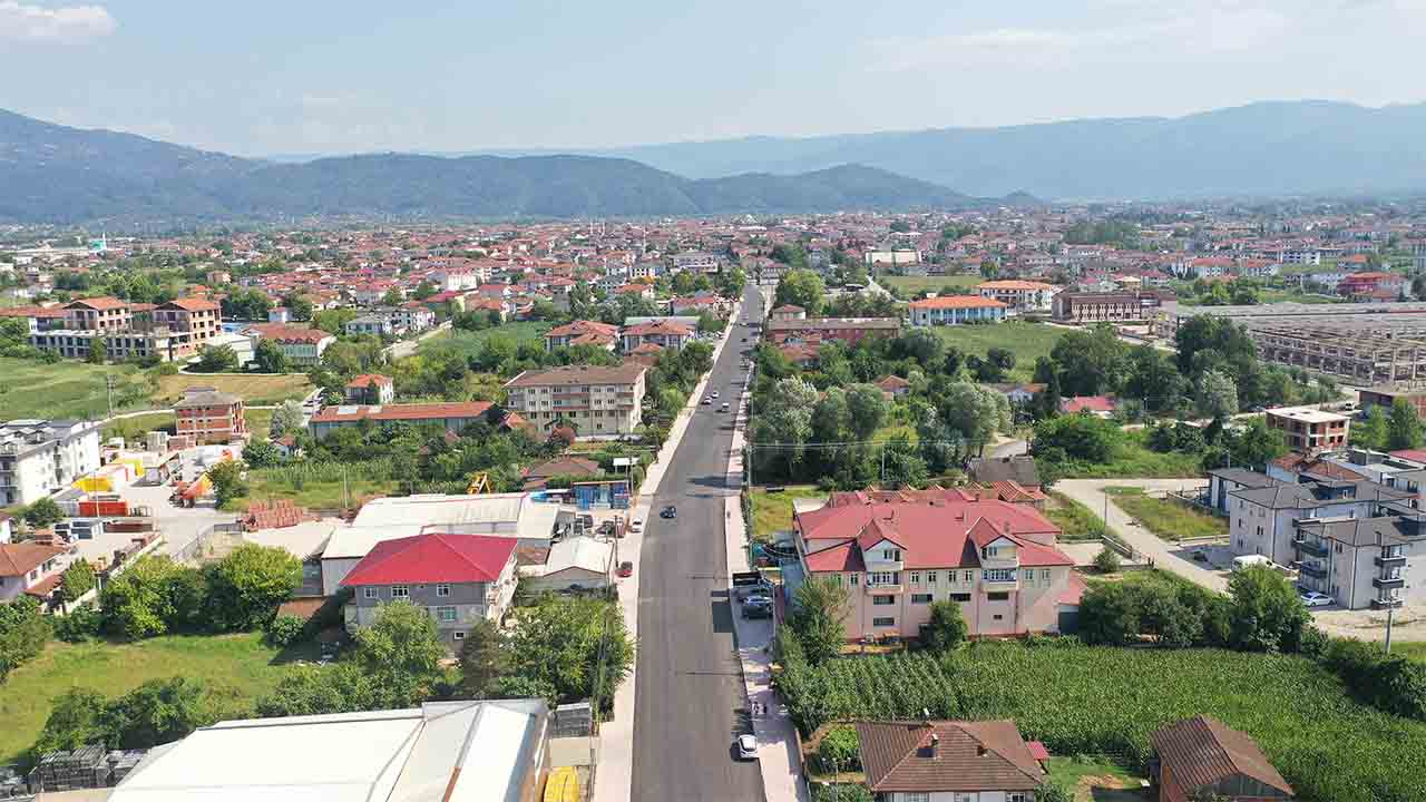 Başkan Alemdar Akyazı’da çalışmaları yerinde inceledi: “Asfalt atağımız sürecek” — haber görseli