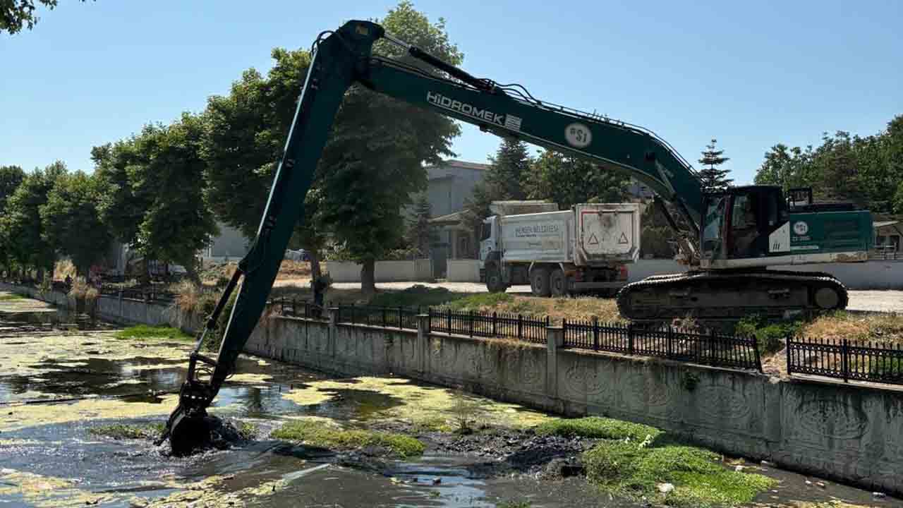 Uludere Çayında Temizlik çalışmaları başladı — haber görseli
