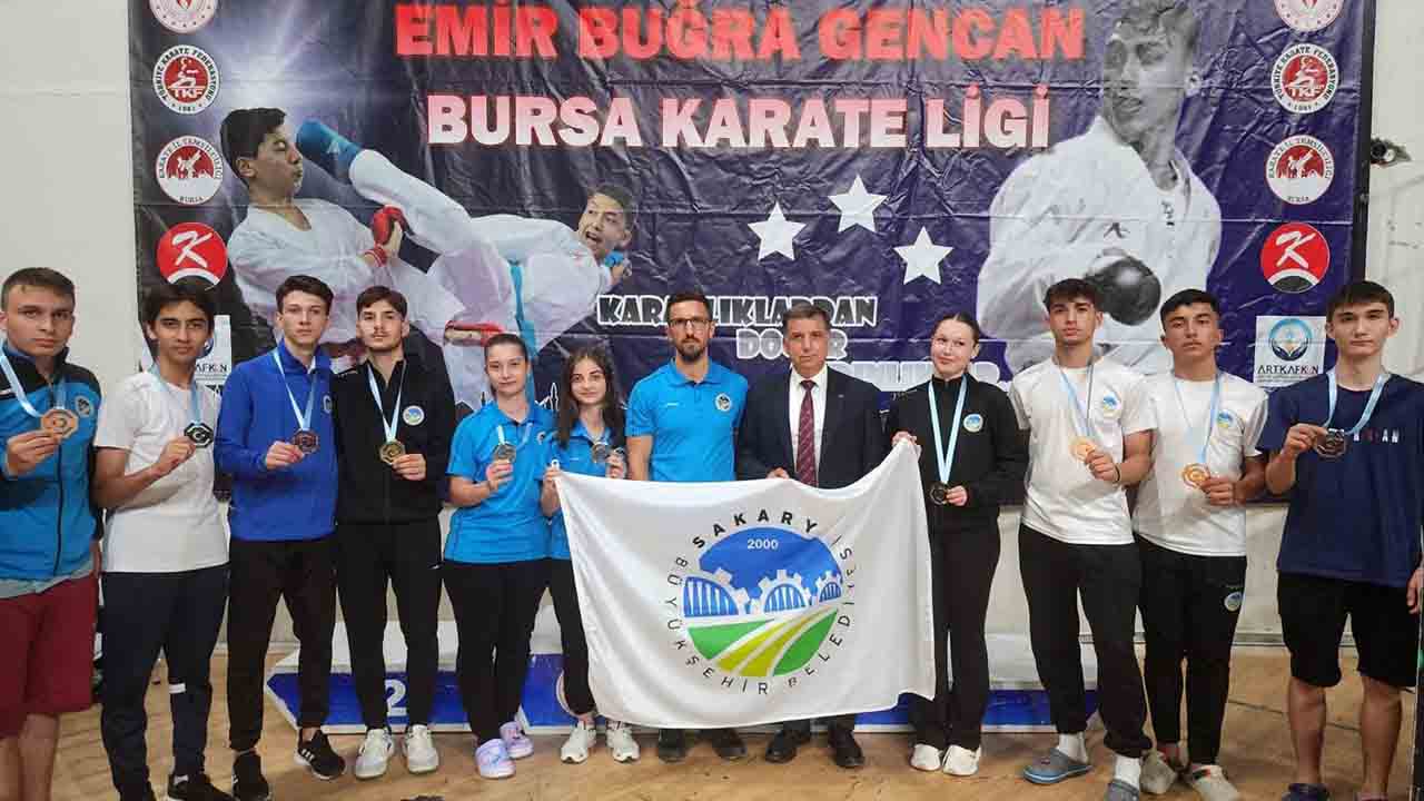 Büyükşehir’in yıldızları Bursa’da fırtına olup esti: 10 madalyayla büyük gurur — haber görseli