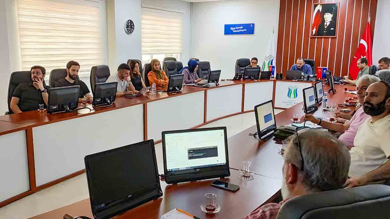 SUBÜ Teknoloji Fakültesi’nden Makale ve proje yazımında yapay zekâ eğitimi — haber görseli