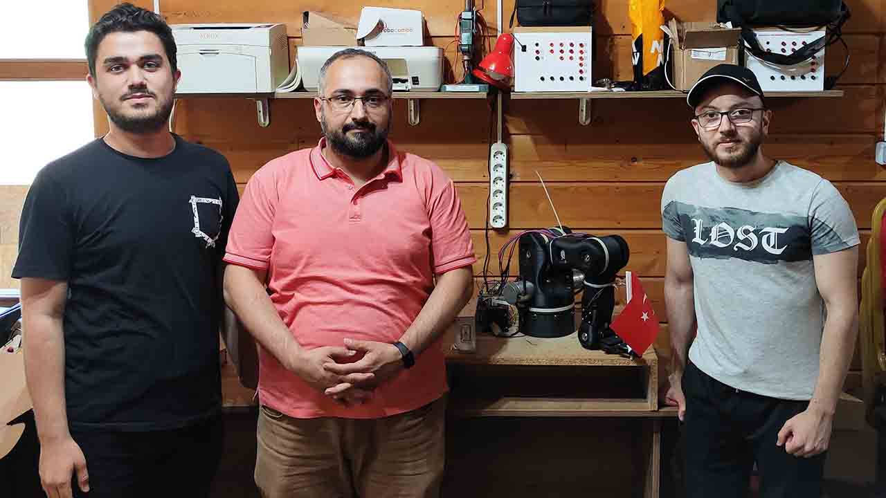 Elektrik - Elektronik Bölümü öğrencilerinden TÜBİTAK 2209-A projesi — haber görseli