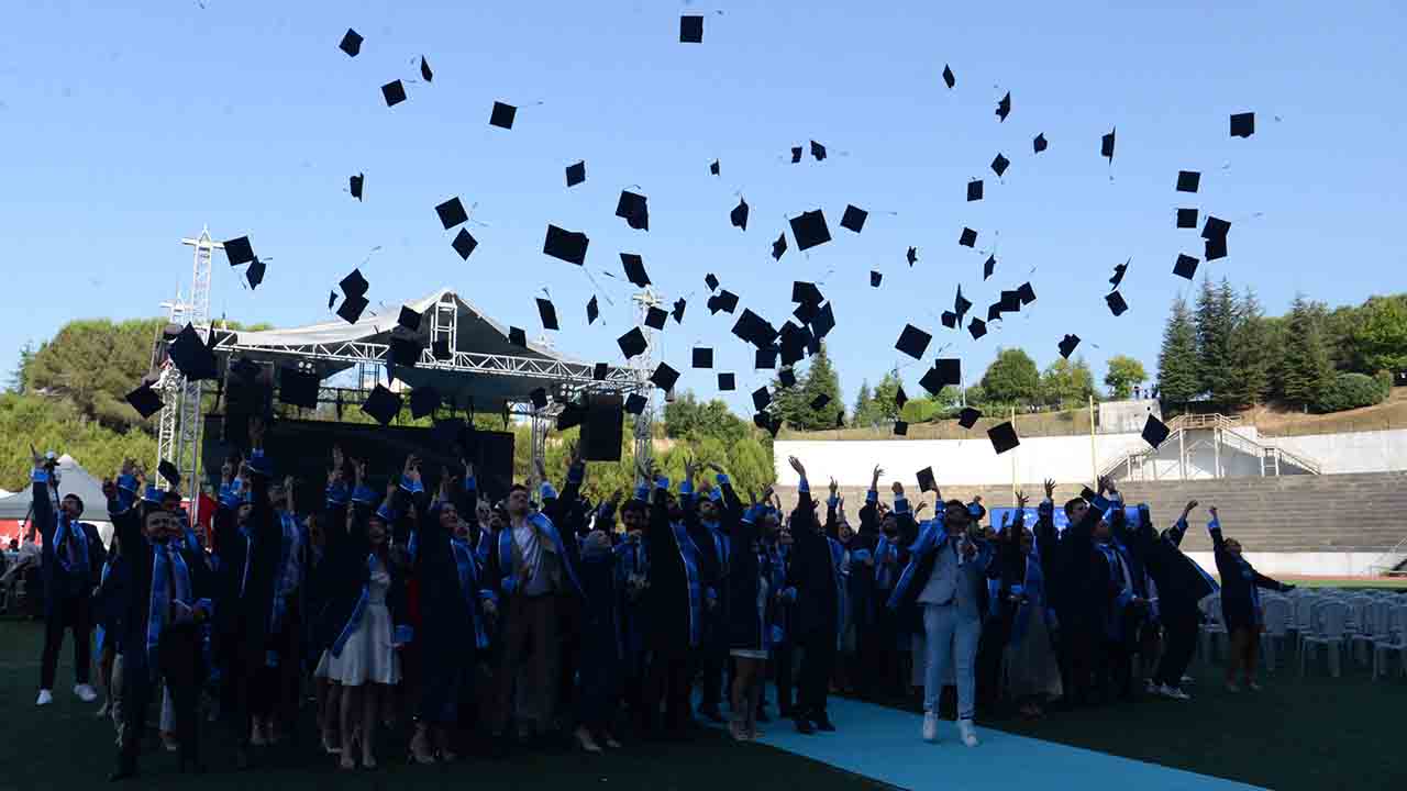 Sakarya Üniversitesi (SAÜ) Tıp Fakültesi 2023-2024 Eğitim- Öğretim yılı mezuniyet töreni gerçekleşti — haber görseli