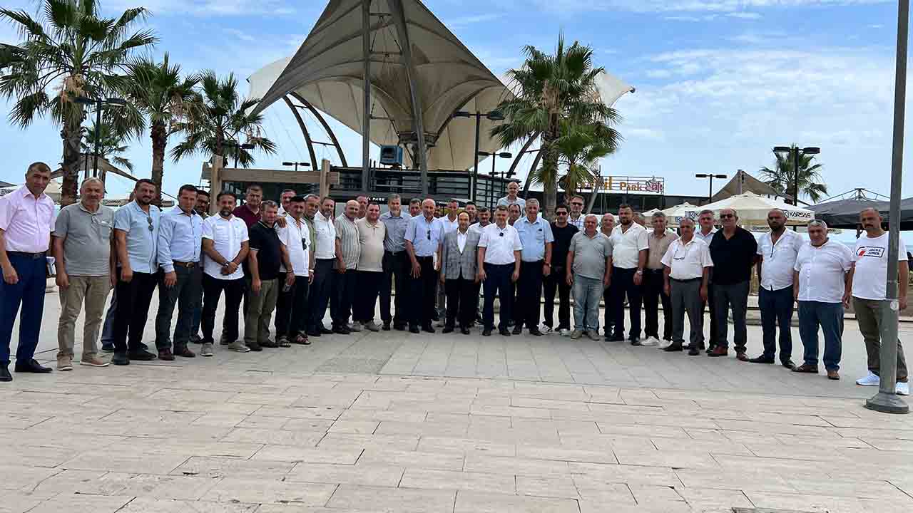 Başkan İshak Sarı ve Kaymakam Mehmet Uğur Arslan muhtarlarla buluştu — haber görseli