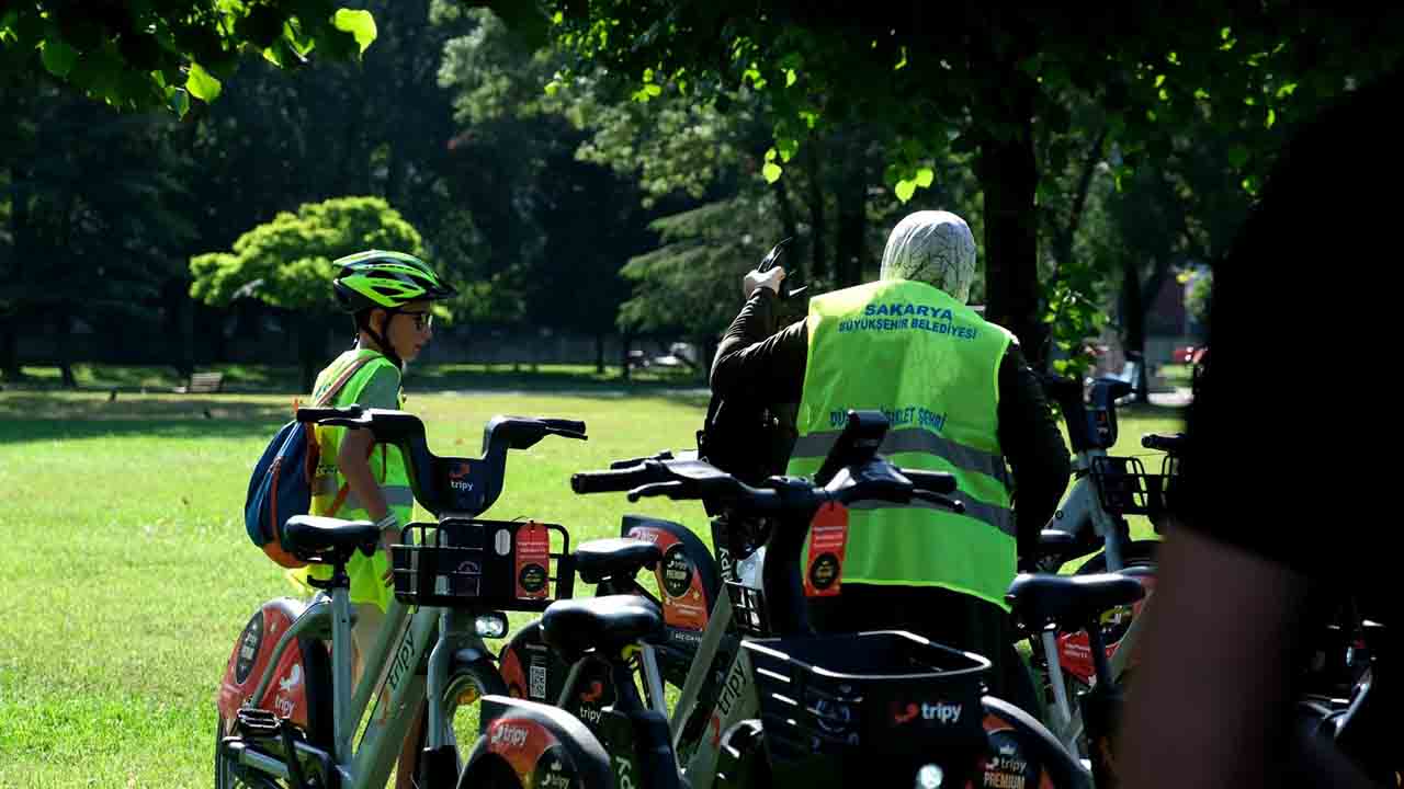 Büyükşehirle rengarenk bir Pazar: Pedallar dostluğa döndü — haber görseli