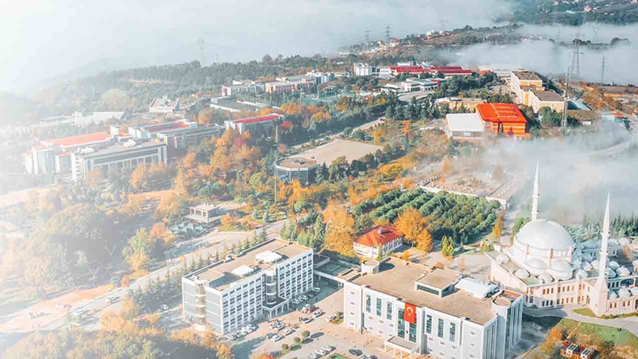 Sakarya Üniversitesi, TÜBİTAK Projelerinde Zirveye Oynuyor, TYÇ'de de Lider — haber görseli