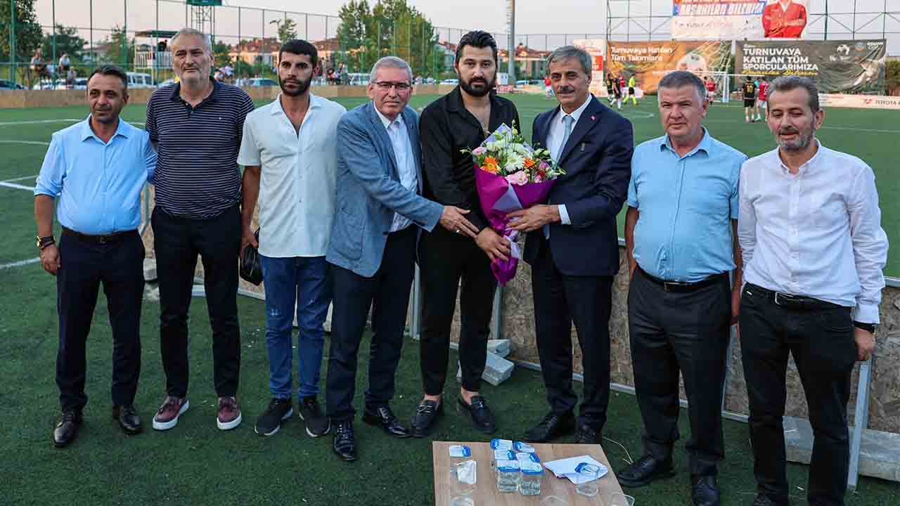 Açılış maçının santrasını Başkan Alemdar yaptı 34. Sakarya Olgunlar Futbol Turnuvası başladı — haber görseli