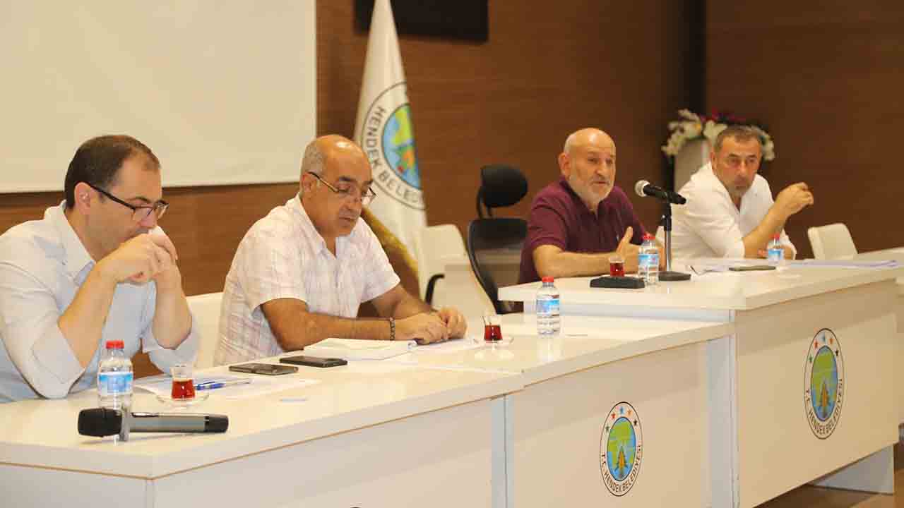 Hendek Belediyesi işyerlerinin kiralama ihalesi yapıldı — haber görseli