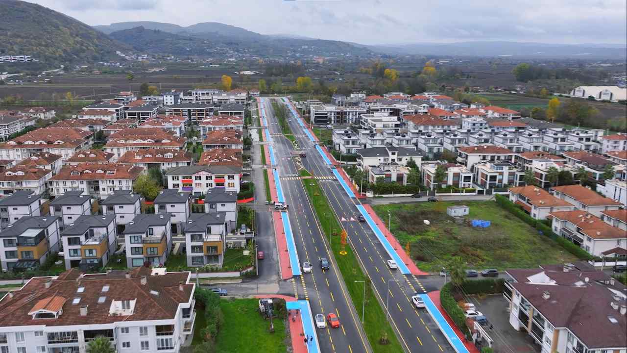 Şehrin yeni duble yolu 1. Cadde ışıl ışıl oldu — haber görseli