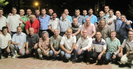 80’li yıllar Yenidoğan Gençliği İftar’da buluştu — haber görseli