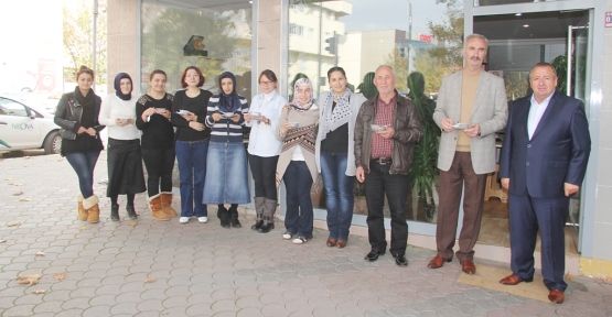 Akdağcı, vatandaşlara ve esnafa aşure dağıttı — haber görseli