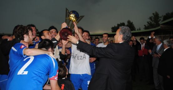 Başarı Kupayla Taçlandı — haber görseli