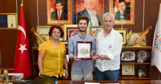 Başkan İspiroğlu’undan Karakaş’a Plaket — haber görseli