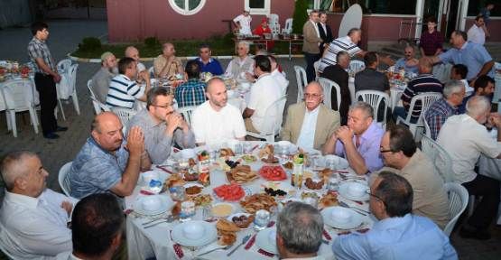 Hayırsever İş Adamından Kurs Öğrencilerine İftar Yemeği — haber görseli