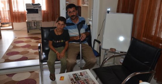 Kapı kapı dolaşıp iş arıyor — haber görseli