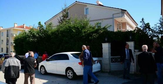 Karasu Belediye Başkanı'nın evi kurşunlandı — haber görseli