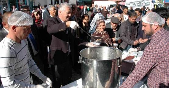 Karasu’da 1500 Kişiye Aşure Dağıtıldı — haber görseli