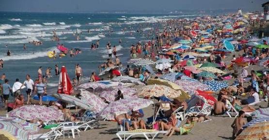 Karasu’da Plajlar Doldu Taştı — haber görseli