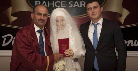 Kendi Kızının Nikâhını Kıydı — haber görseli