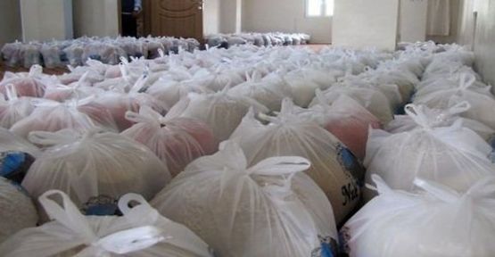 Muhtardan Bin İki Yüz Aileye Erzak Yardımı — haber görseli