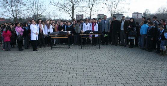 Öğrencilere uygulamalı eğitim — haber görseli